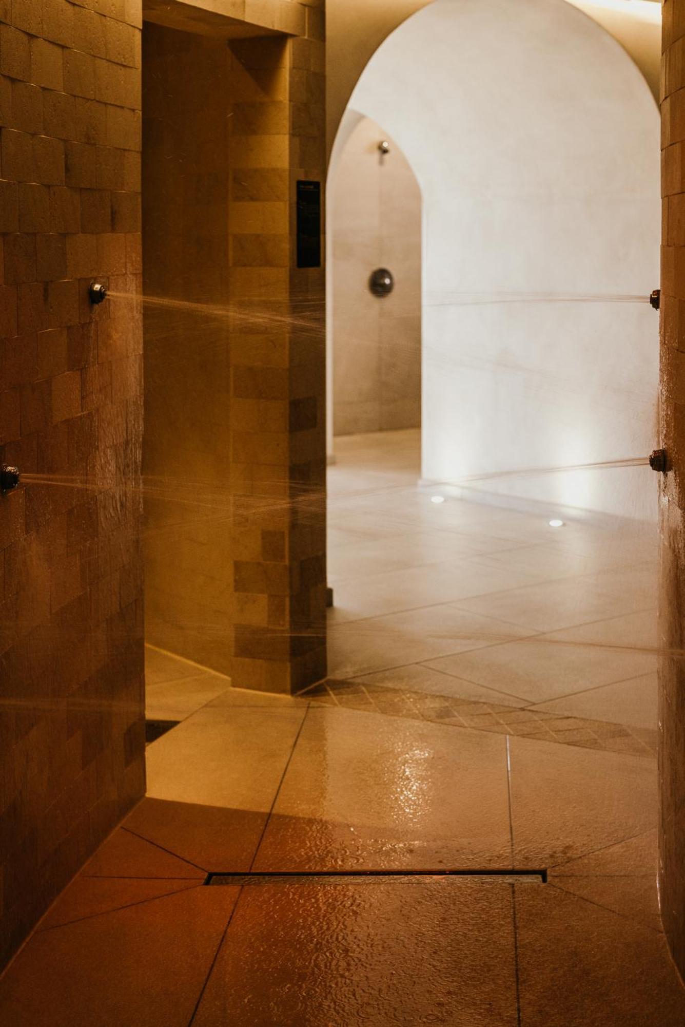 Domaine Du Roncemay - Hotel, Restaurants, Spa & Golf Aillant-sur-Tholon Exterior foto